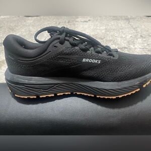 NWOB Brooks Revel 7 Triple Black Women’s Size 8.5